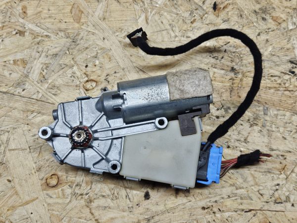 Audi katuseluugi mootor 4B0959591F