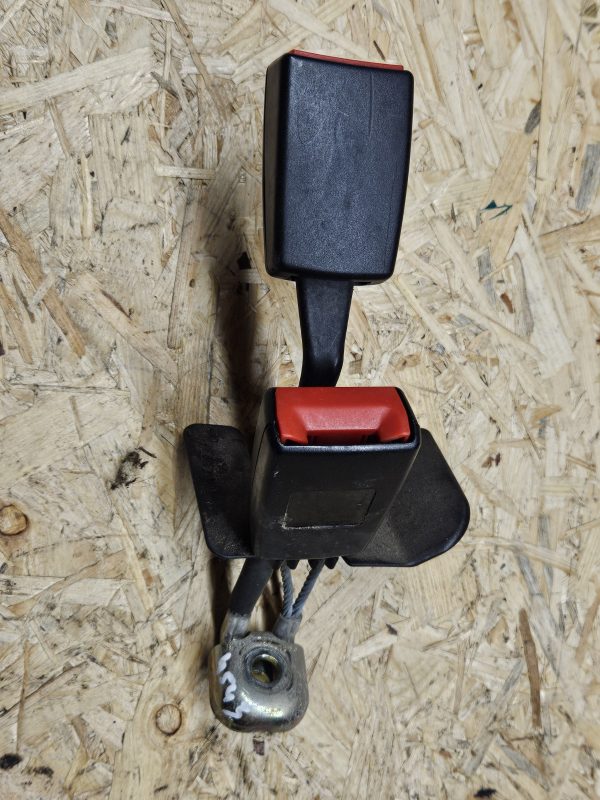 Audi tagumise istme turvavöö vastus 8D0857739