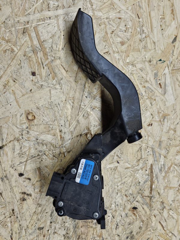 Audi gaasipedaal 8D1723523M