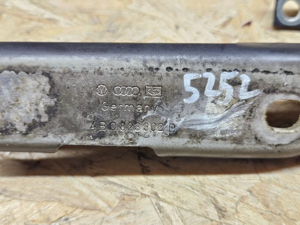 Audi kapoti hing 4B0823302D