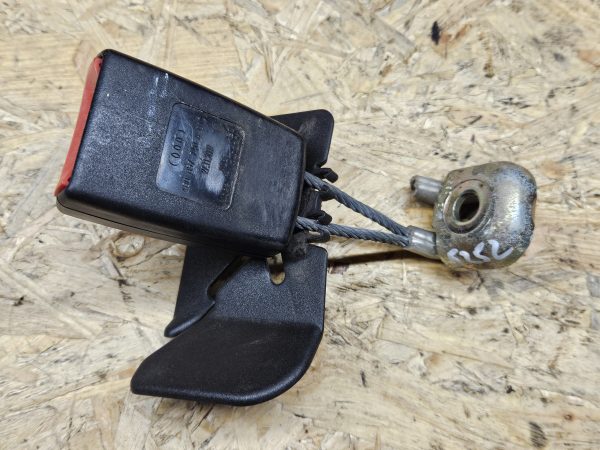 Audi turvavöö vastus 4B0857740A