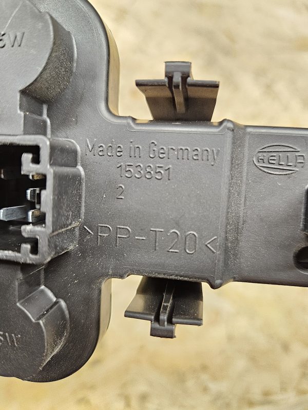 Volvo tagatule sokkel 153851