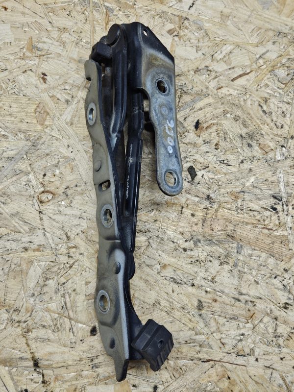 20251202_110158 Volvo S60 kapoti hing parem