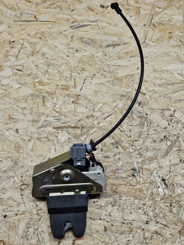 Volvo S60 tagaluugi lukk 9203514