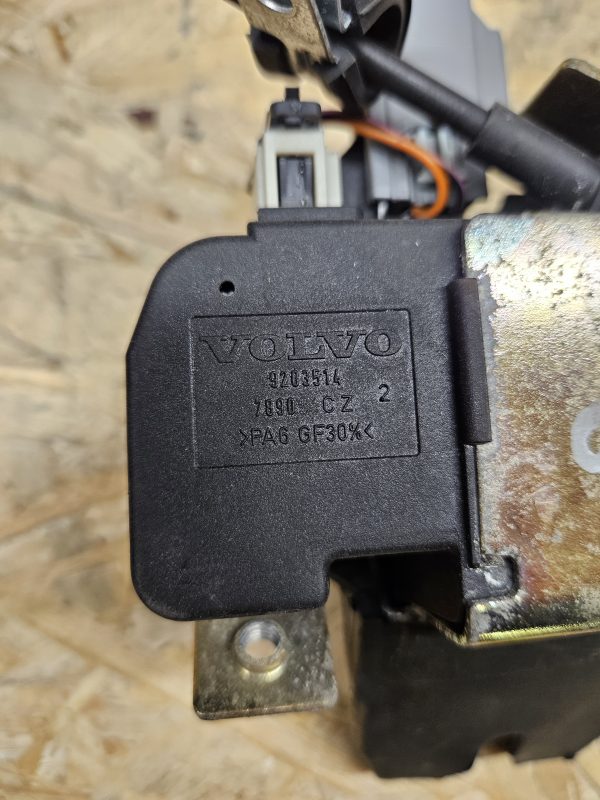 Volvo S60 tagaluugi lukk 9203514