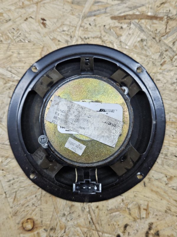 20251202_131054 Audi Bose kõlar 4F0035411