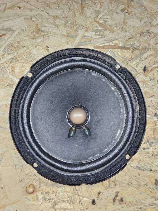 20251202_131215 Audi Bose kõlar 4F0035411A