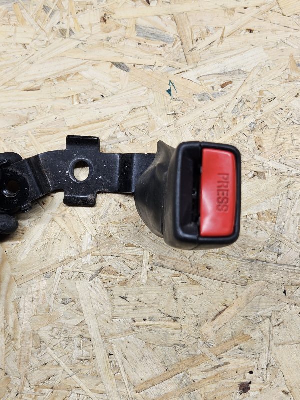 20251202_134659 Toyota turvavöö vastus AB2