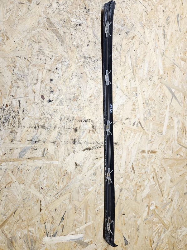 Volvo XC60 klaasiliist parem