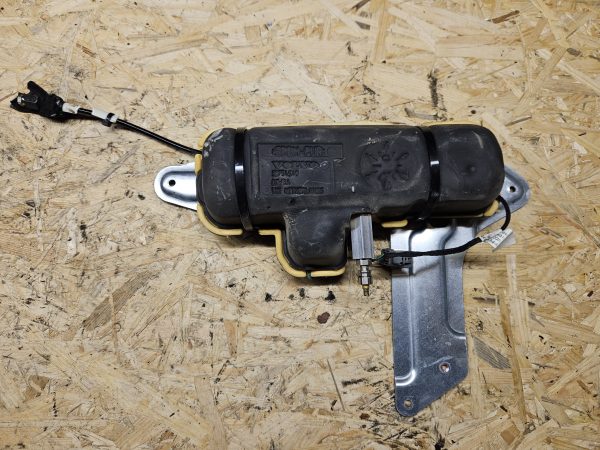 20251202_141754 Volvo XC60 tagaluugi hüdraulika pump 30754549