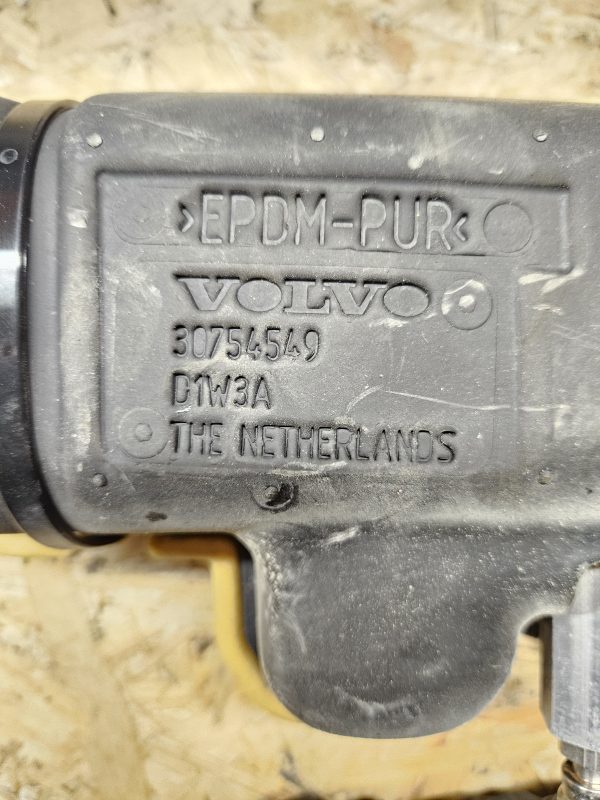 20251202_141818 Volvo XC60 tagaluugi hüdraulika pump 30754549