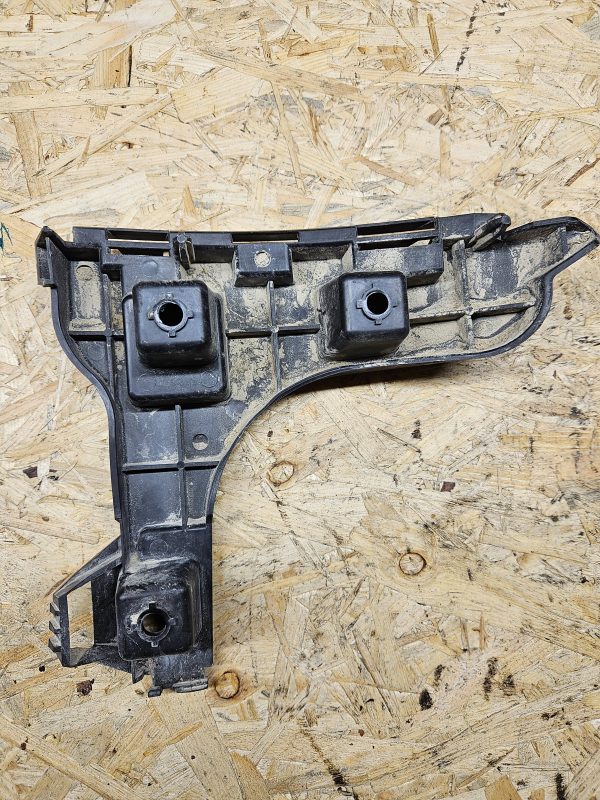 Volvo XC60 tagumise kaitseraua kinnitus 30763439