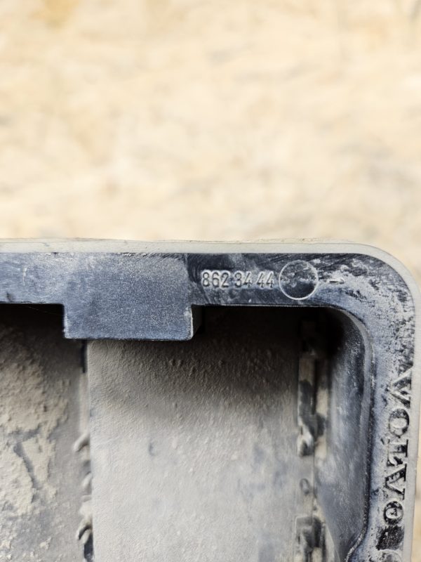 20251202_142151 Volvo ülerõhu klapp 8623444