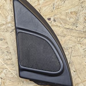 20251202_142433 Volvo XC60 kõlar 30781067 vasak