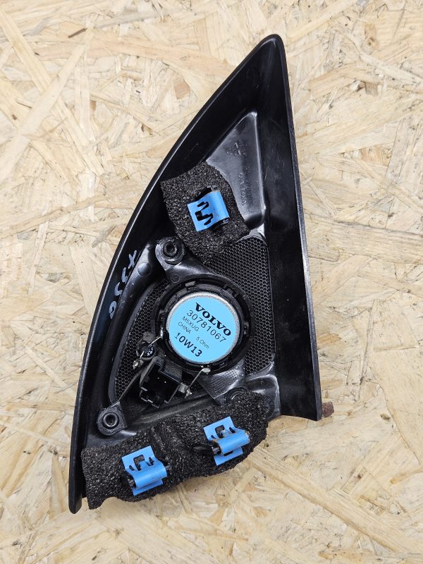 20251202_142444 Volvo XC60 kõlar 30781067 vasak