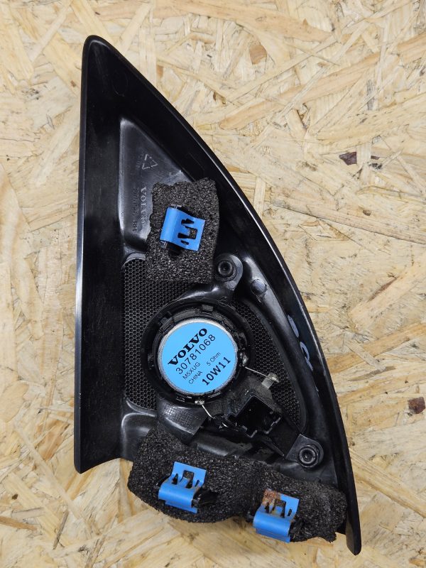 Volvo XC60 kõlar 30781068 parem