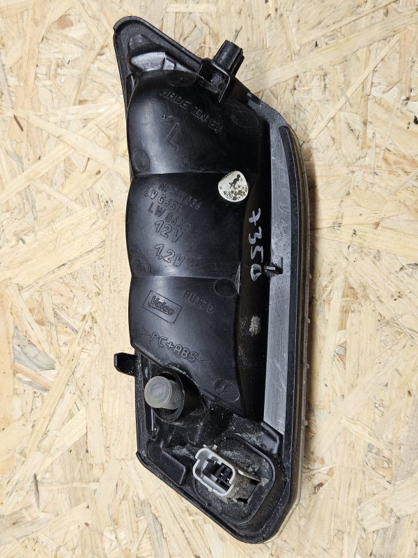 20251202_142517 Volvo XC60 päevasõidu tuli vasak 89068027-F