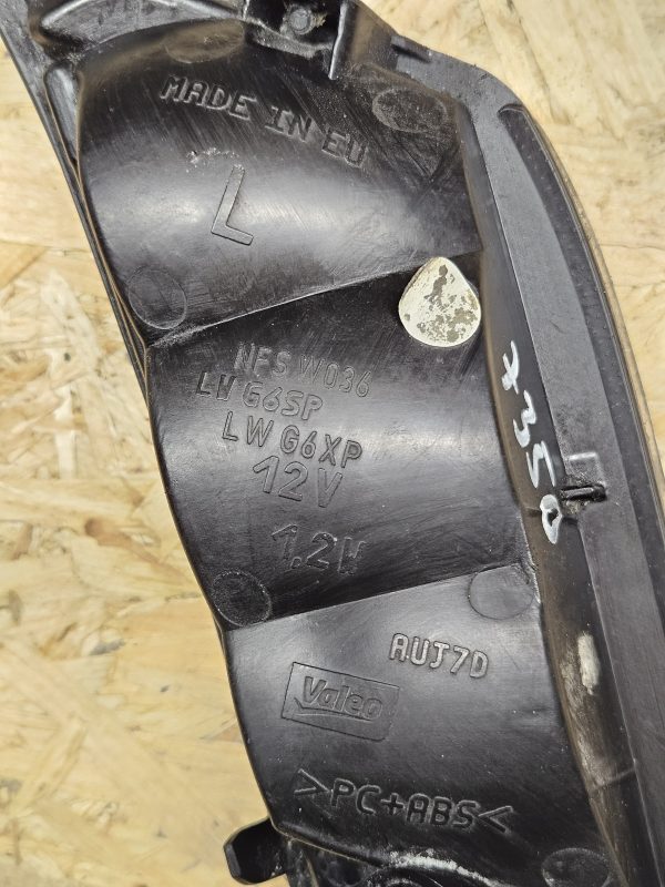 20251202_142525 Volvo XC60 päevasõidu tuli vasak 89068027-F