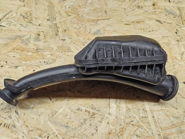 20251202_142634 Volvo sisselaske resonaator 30774691