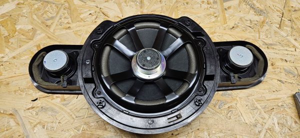 20251209_155531 Mercedes-Benz CLS subwoofer A2198200602