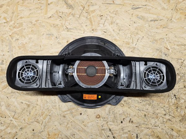 20251210_141858 Mercedes-Benz CLS subwoofer A2198200602