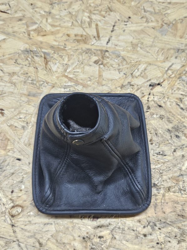 20251215_085545 Lexus käigukangi kate