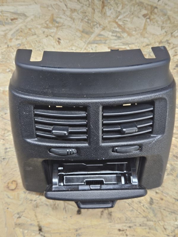 20251215_090004 Lexus IS ventilatsiooni kate 58860-53010