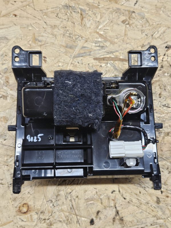 20251215_090306 Lexus IS tuhatoos 1A421-032G