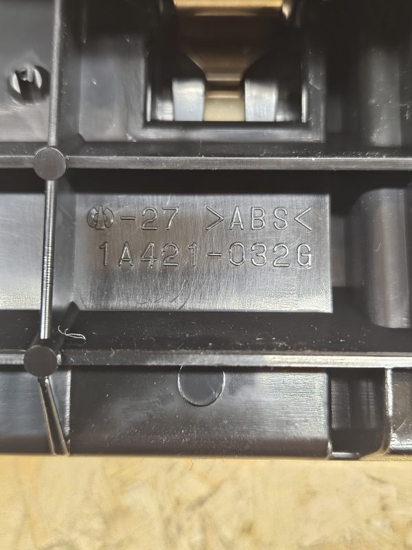 20251215_090312 Lexus IS tuhatoos 1A421-032G