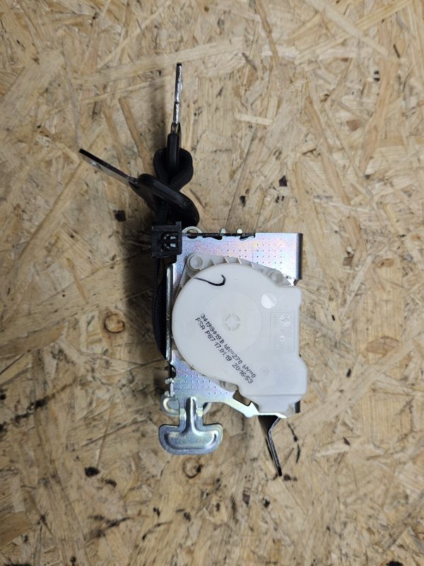 20251215_094409 Ciroen Berlingo turvavöö 34198419B