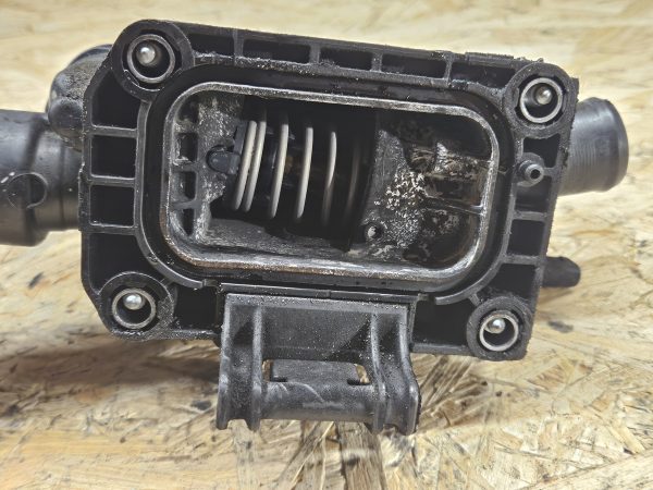 20251215_101347 Citroen termostaat 9812113780