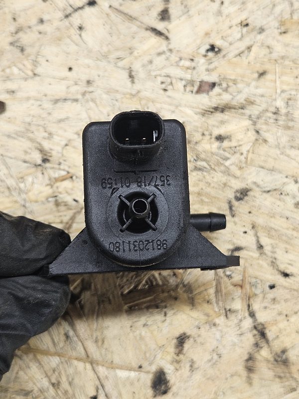 20251215_102915 Citroen vaakumklapp 9812031180