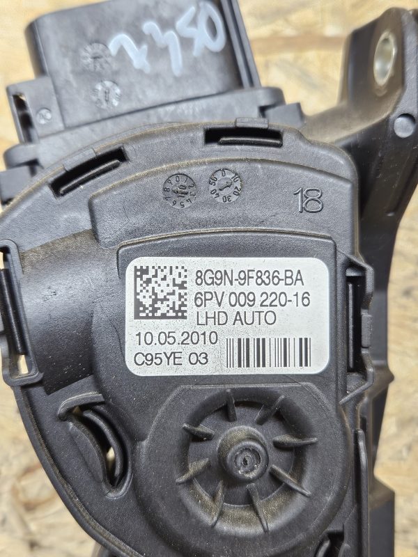 Volvo gaaspedaal 8G9N-9F836-BA