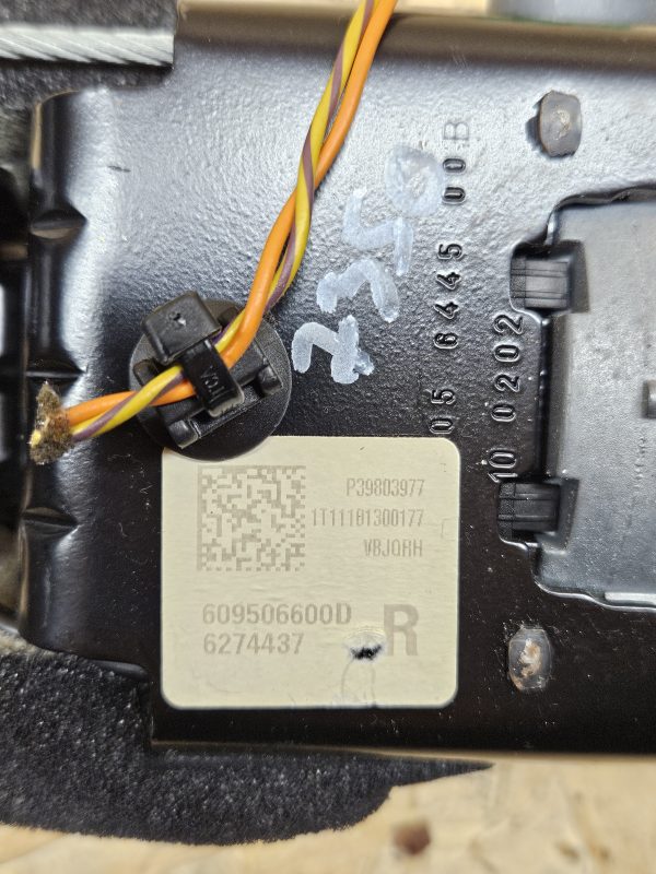 Volvo XC60 turvavöö parem P39803977