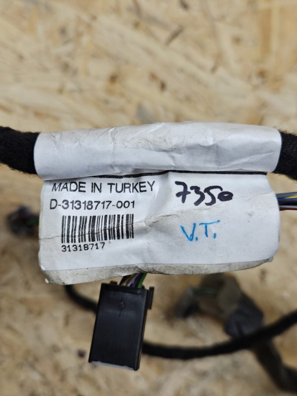 20251215_154024 Volvo XC60 ukse juhtmestik 31318717