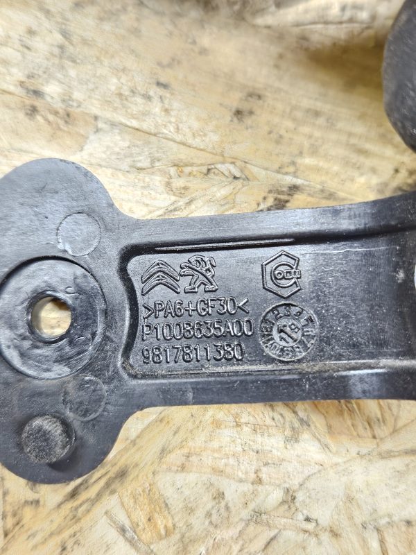 20251216_152049 Citroen Berlingo akna kinnitus 9817811380