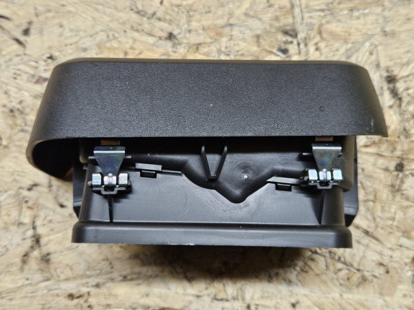 Citroen Berlingo ventilatsiooni kate MOU022342