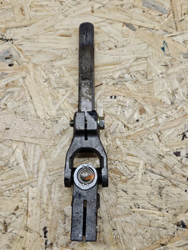 Toyota Avensis roolirist