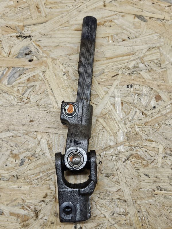 Toyota Avensis roolirist