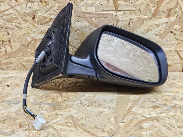 20251217_084047 Toyota Avensis küljepeegel parem