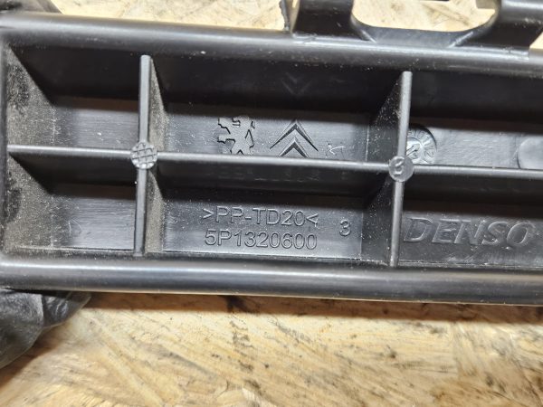 Citroen Berlingo salongifiltri kate 5P1320600