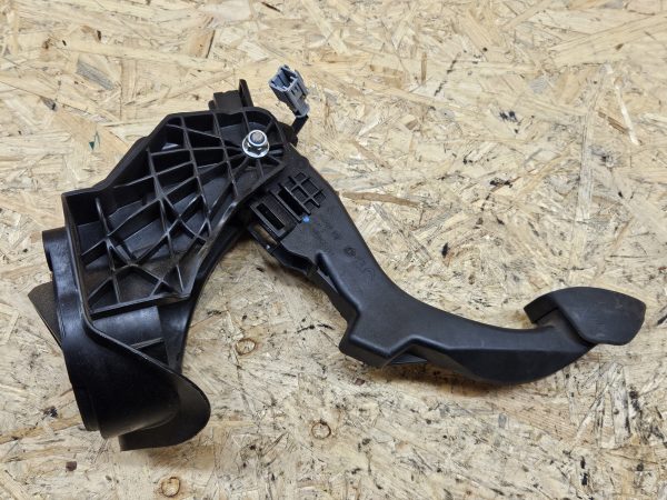 20251217_092938 Citroen siduripedaal 9820886180