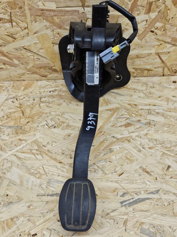 20251217_092946 Citroen siduripedaal 9820886180