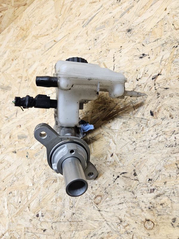 20251217_103147 Citroen pidurisilinder 9807687080