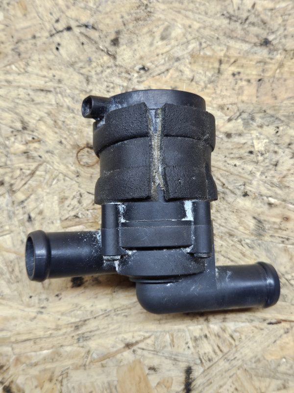 Volvo elektriline veepump 9017985A