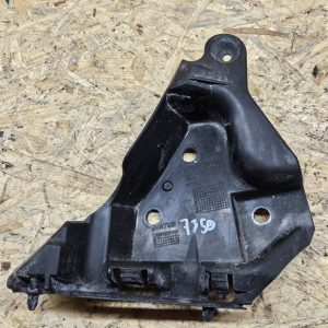 Volvo XC60 esistange kinnitus vasak 30764618