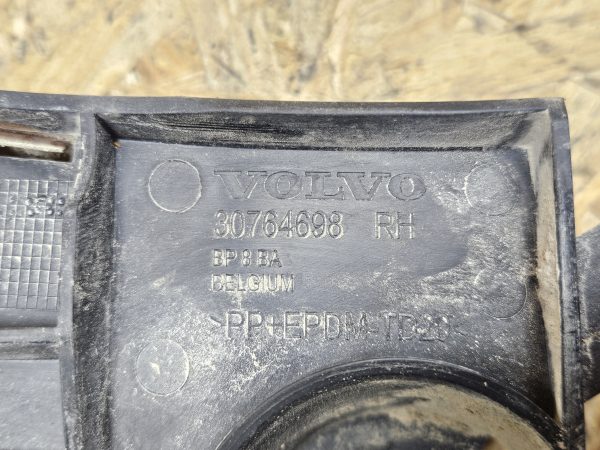20251217_111745 Volvo XC60 tagastange kinnitus 30764698