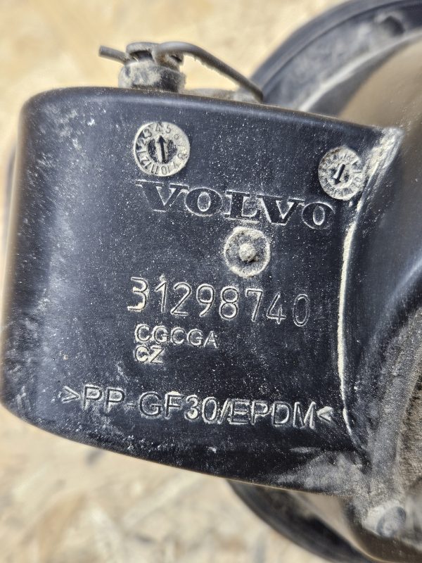 20251217_111847 Volvo kütuseluugi hing 31298740