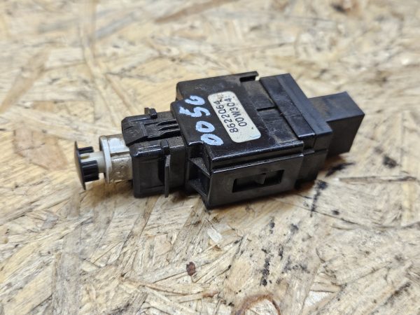 20251217_140459 Volvo piduritule lüliti 8622064