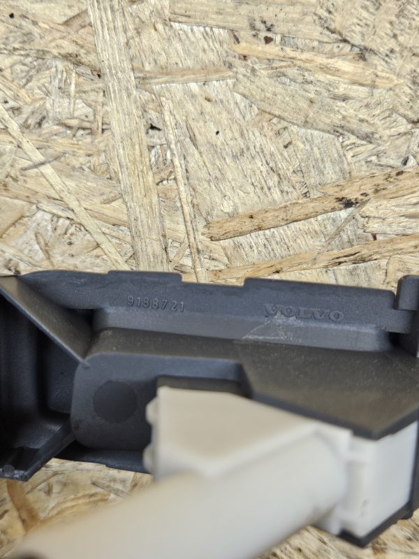 Volvo istme seljatoe lukk 9188721